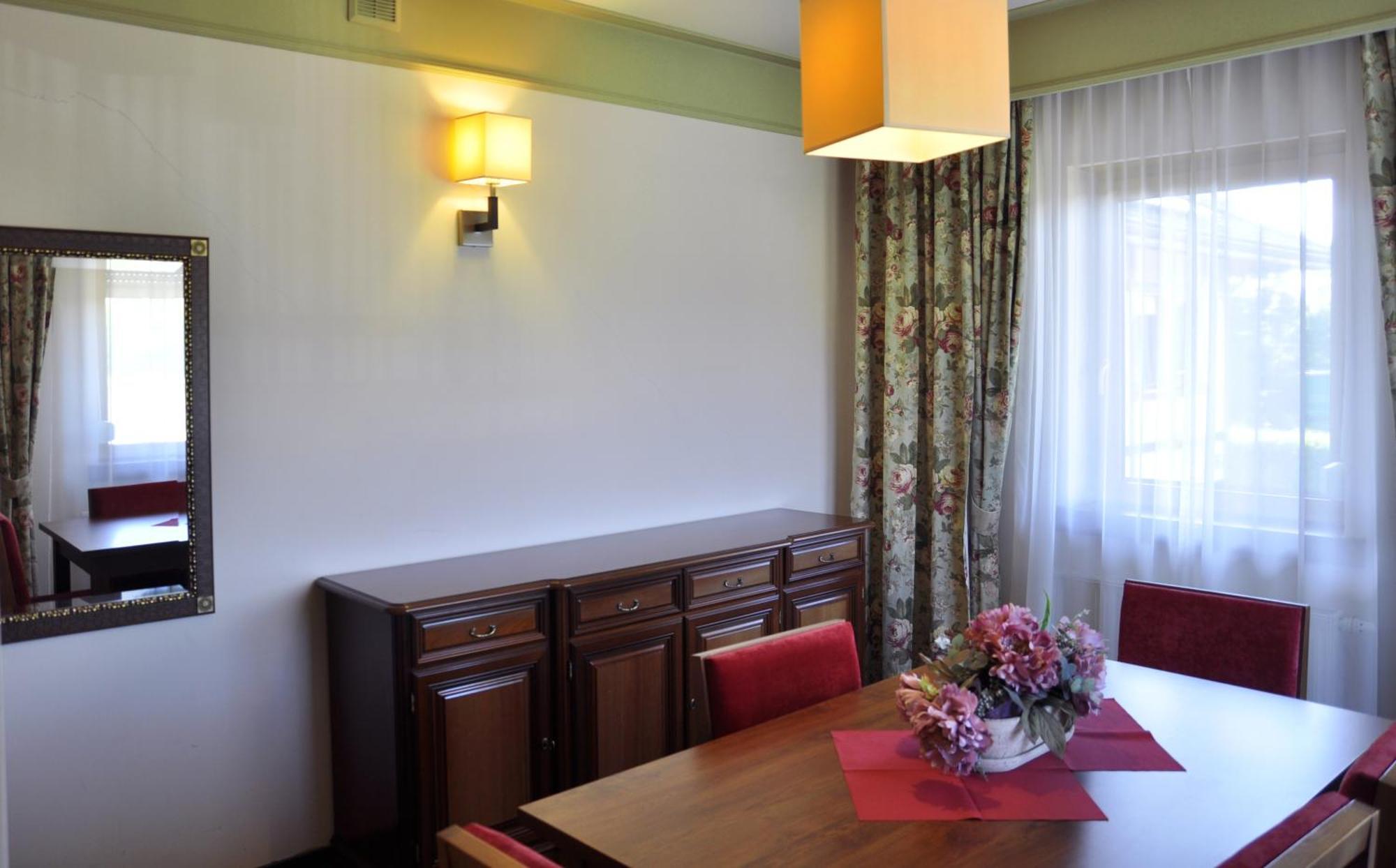 Ahotel Czechowice-Dziedzice Εξωτερικό φωτογραφία