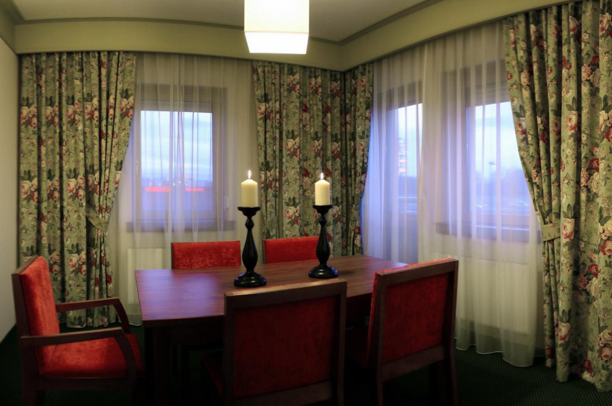 Ahotel Czechowice-Dziedzice Εξωτερικό φωτογραφία