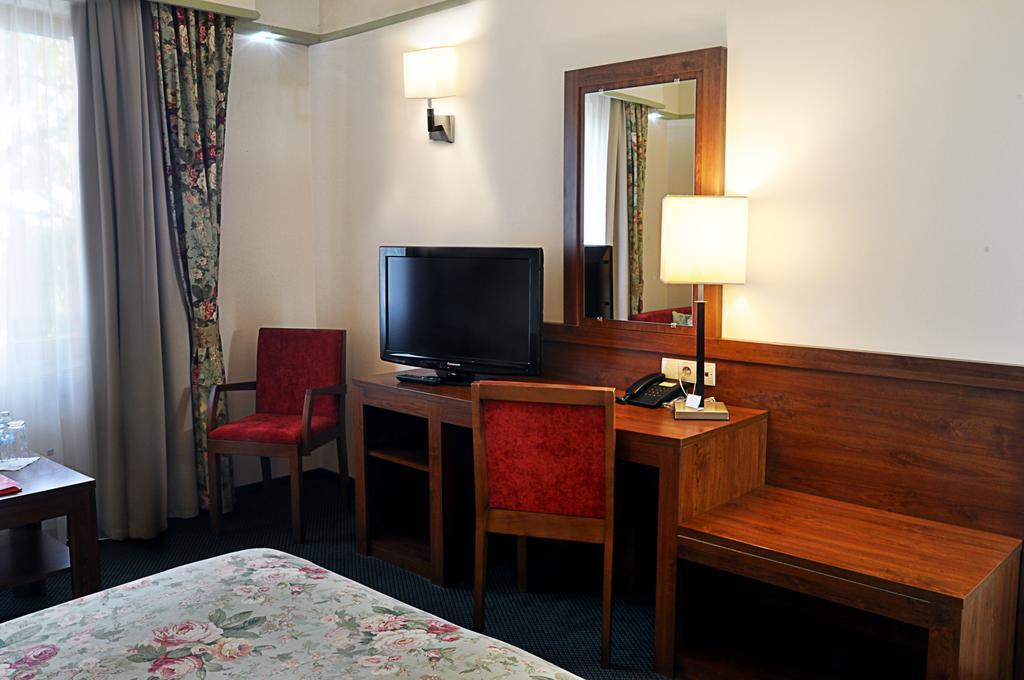 Ahotel Czechowice-Dziedzice Δωμάτιο φωτογραφία
