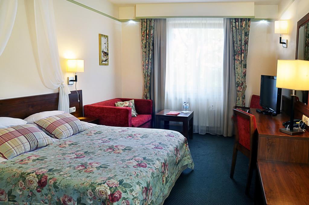Ahotel Czechowice-Dziedzice Δωμάτιο φωτογραφία