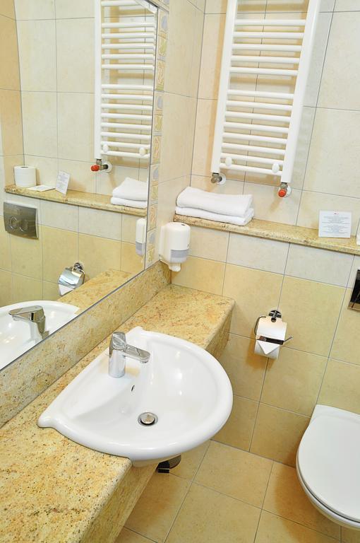 Ahotel Czechowice-Dziedzice Δωμάτιο φωτογραφία